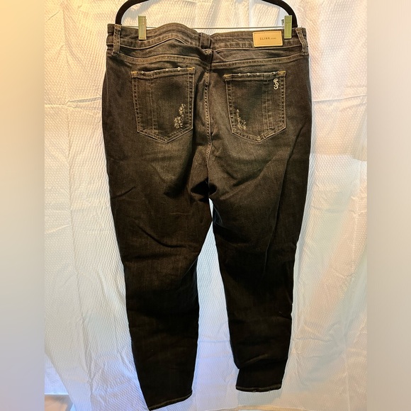 NWT Lysee distressed jeans size 2X curvy - Picture 7 of 14